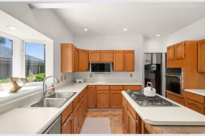 1020 E 1700 S, Salt Lake City, UT 84105 - Photo 17