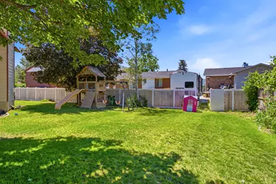 11209 S Christopher Cir E, Sandy, UT 84092 - Photo 45