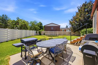 11209 S Christopher Cir E, Sandy, UT 84092 - Photo 39