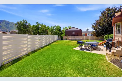 11209 S Christopher Cir E, Sandy, UT 84092 - Photo 43