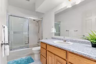 7977 S Sunnyoak Cir E, Cottonwood Heights, UT 84121 - Photo 9