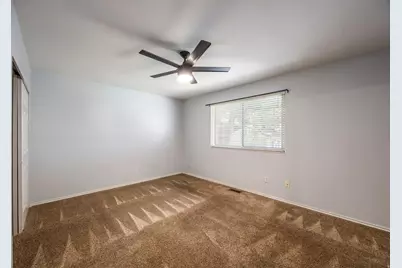 10574 S Crocus St E, Sandy, UT 84094 - Photo 9