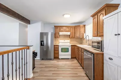 10574 S Crocus St E, Sandy, UT 84094 - Photo 5