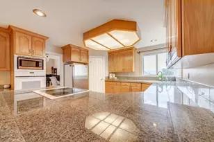 1273 E Grayson Ct, Sandy, UT 84094 - Photo 9