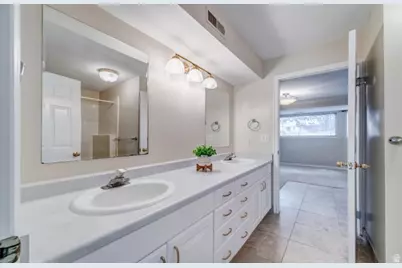 1273 E Grayson Ct, Sandy, UT 84094 - Photo 21