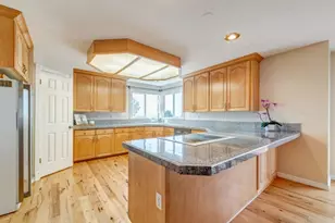 1273 E Grayson Ct, Sandy, UT 84094 - Photo 7