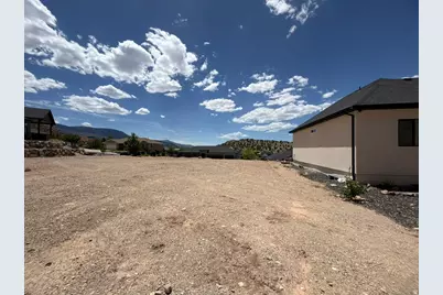 1490 N Knoll St #7, Cedar City, UT 84721 - Photo 11