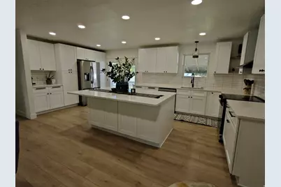 17 E Monticello Dr, Kaysville, UT 84037 - Photo 3