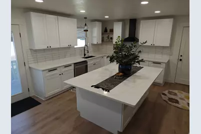 17 E Monticello Dr, Kaysville, UT 84037 - Photo 3
