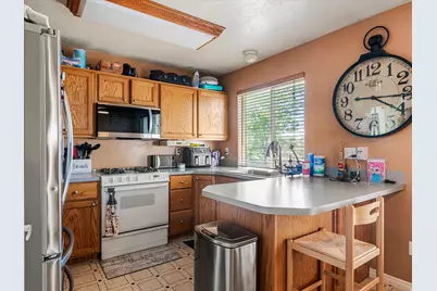 5495 Midland Dr, Roy, UT 84067 - Photo 9