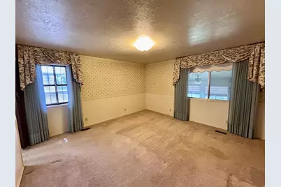 2369 N 2600 E, Layton, UT 84040 - Photo 13