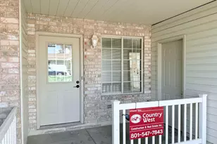 438 Rosewood Ln, Layton, UT 84041 - Photo 3