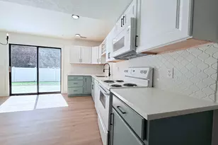 438 Rosewood Ln, Layton, UT 84041 - Photo 9