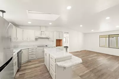 1350 W 300 N #14, Clearfield, UT 84015 - Photo 5