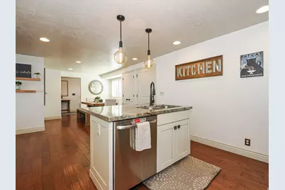 2425 E Cinnabar Ln, Cottonwood Heights, UT 84121 - Photo 23
