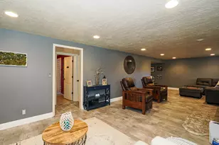 2425 E Cinnabar Ln, Cottonwood Heights, UT 84121 - Photo 31