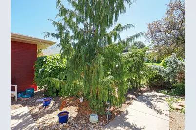 2425 E Cinnabar Ln, Cottonwood Heights, UT 84121 - Photo 5