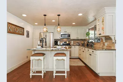 2425 E Cinnabar Ln, Cottonwood Heights, UT 84121 - Photo 11