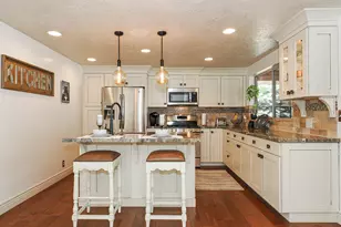 2425 E Cinnabar Ln, Cottonwood Heights, UT 84121 - Photo 11