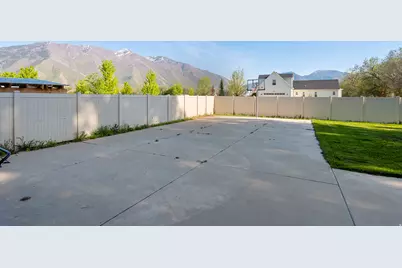 1285 W Maple St, Mapleton, UT 84664 - Photo 27