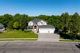 1366 Fox Pointe Dr, Kaysville, UT 84037 - Photo 1