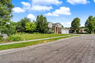 1366 Fox Pointe Dr, Kaysville, UT 84037 - Photo 5