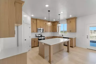 1692 W Rivergate Dr, Logan, UT 84321 - Photo 7