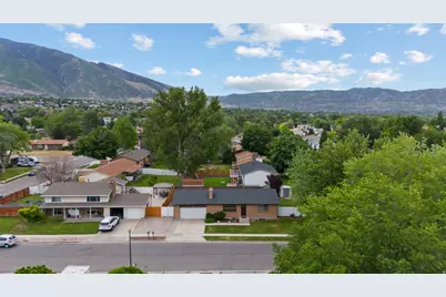 812 Stormy Creek Rd, Sandy, UT 84094 - Photo 3