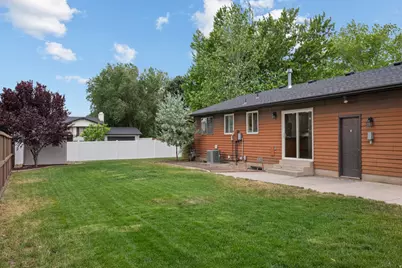 812 Stormy Creek Rd, Sandy, UT 84094 - Photo 5
