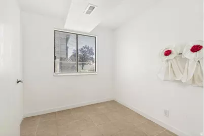 5087 W 3400 S, West Valley, UT 84120 - Photo 11