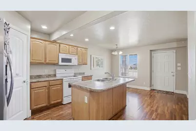 1279 N Cattail Dr, Spanish Fork, UT 84660 - Photo 9