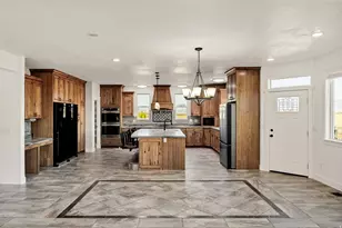 7223 N Estancia Ln, Smithfield, UT 84335 - Photo 13