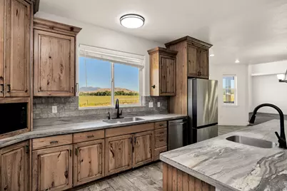 7223 N Estancia Ln #3, Smithfield, UT 84335 - Photo 15