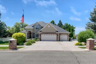 195 Fairway Dr, Smithfield, UT 84335 - Photo 1
