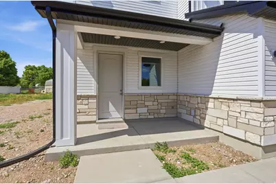 167 E 400 S #2, Smithfield, UT 84335 - Photo 3