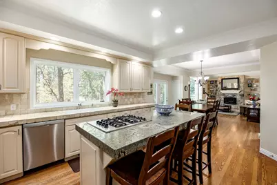 3329 E Tall Pine Ln S, Cottonwood Heights, UT 84121 - Photo 3