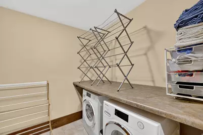 492 N Marathon Cir, Salt Lake City, UT 84108 - Photo 25