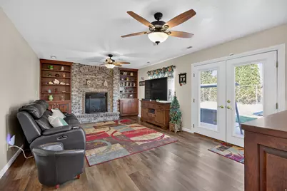 1228 N 2725 W, Layton, UT 84041 - Photo 13
