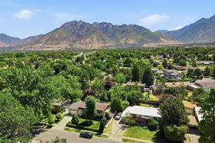 6744 S 1560 E, Cottonwood Heights, UT 84121 - Photo 23