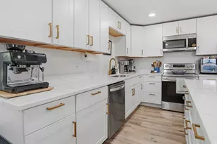 6744 S 1560 E, Cottonwood Heights, UT 84121 - Photo 13