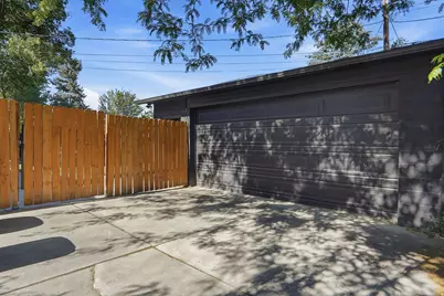 6744 S 1560 E, Cottonwood Heights, UT 84121 - Photo 9