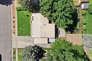 6744 S 1560 E, Cottonwood Heights, UT 84121 - Photo 3
