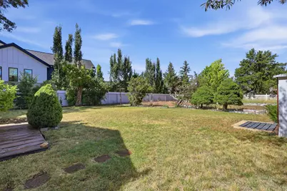 10850 S 1700 E, Sandy, UT 84092 - Photo 9