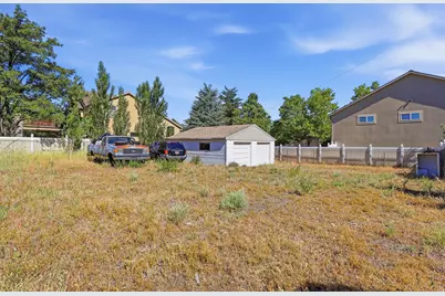 10850 S 1700 E, Sandy, UT 84092 - Photo 11