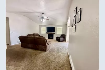 565 S 2400 W, Vernal, UT 84078 - Photo 9