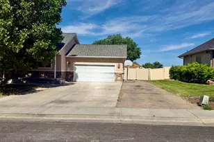 565 S 2400 W, Vernal, UT 84078 - Photo 3