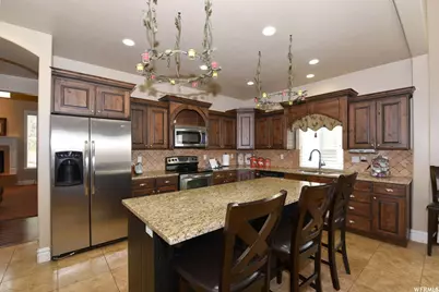 915 Fremont Rd, Bountiful, UT 84010 - Photo 5