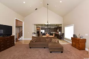 915 Fremont Rd, Bountiful, UT 84010 - Photo 3