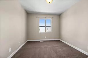 36 W Gilbride Ave, Murray, UT 84107 - Photo 13