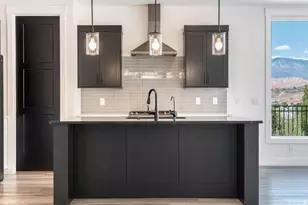 2095 S Franklin Dr, Washington, UT 84780 - Photo 15